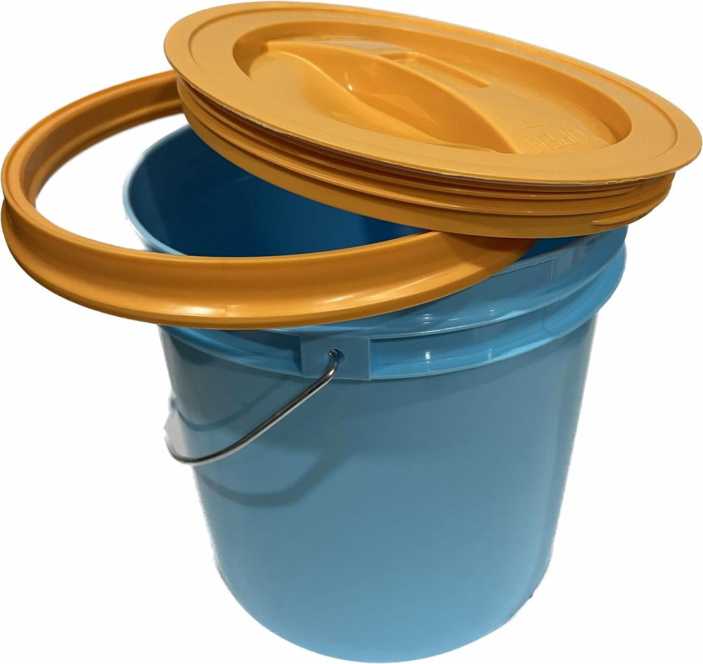 House Naturals Food Grade 2 Gallon Plastic Bucket with Screw on Lid - Made in...