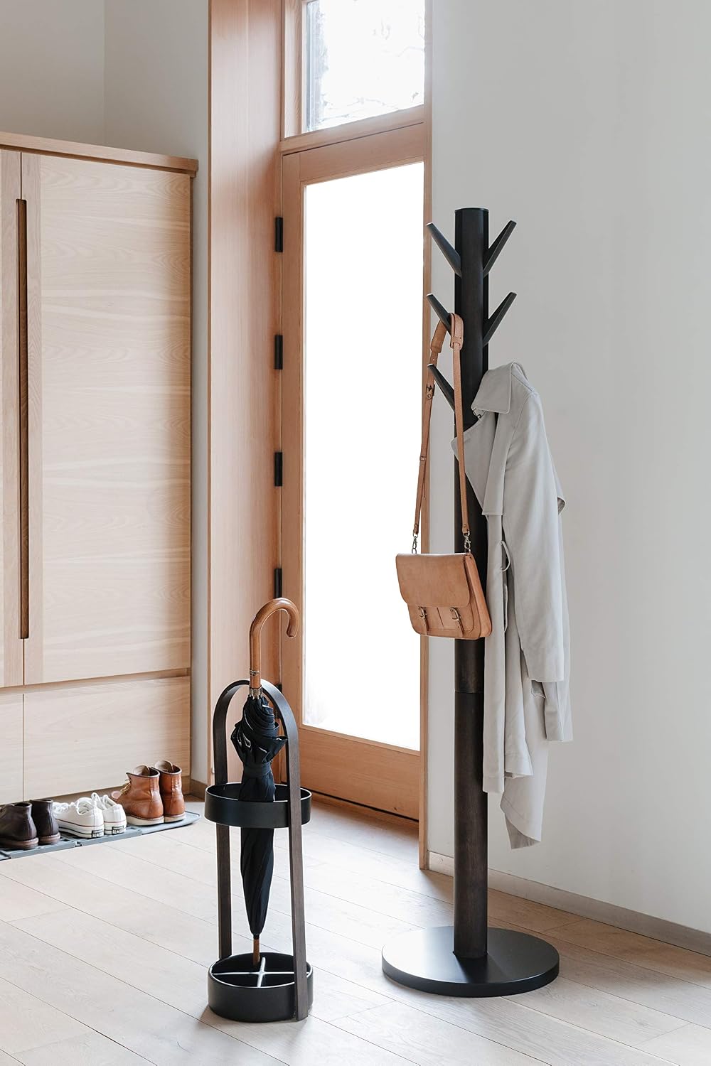 Umbra Flapper Coat Rack, Flip Down Clothing Rack, 9 Hooks, Black/Walnut