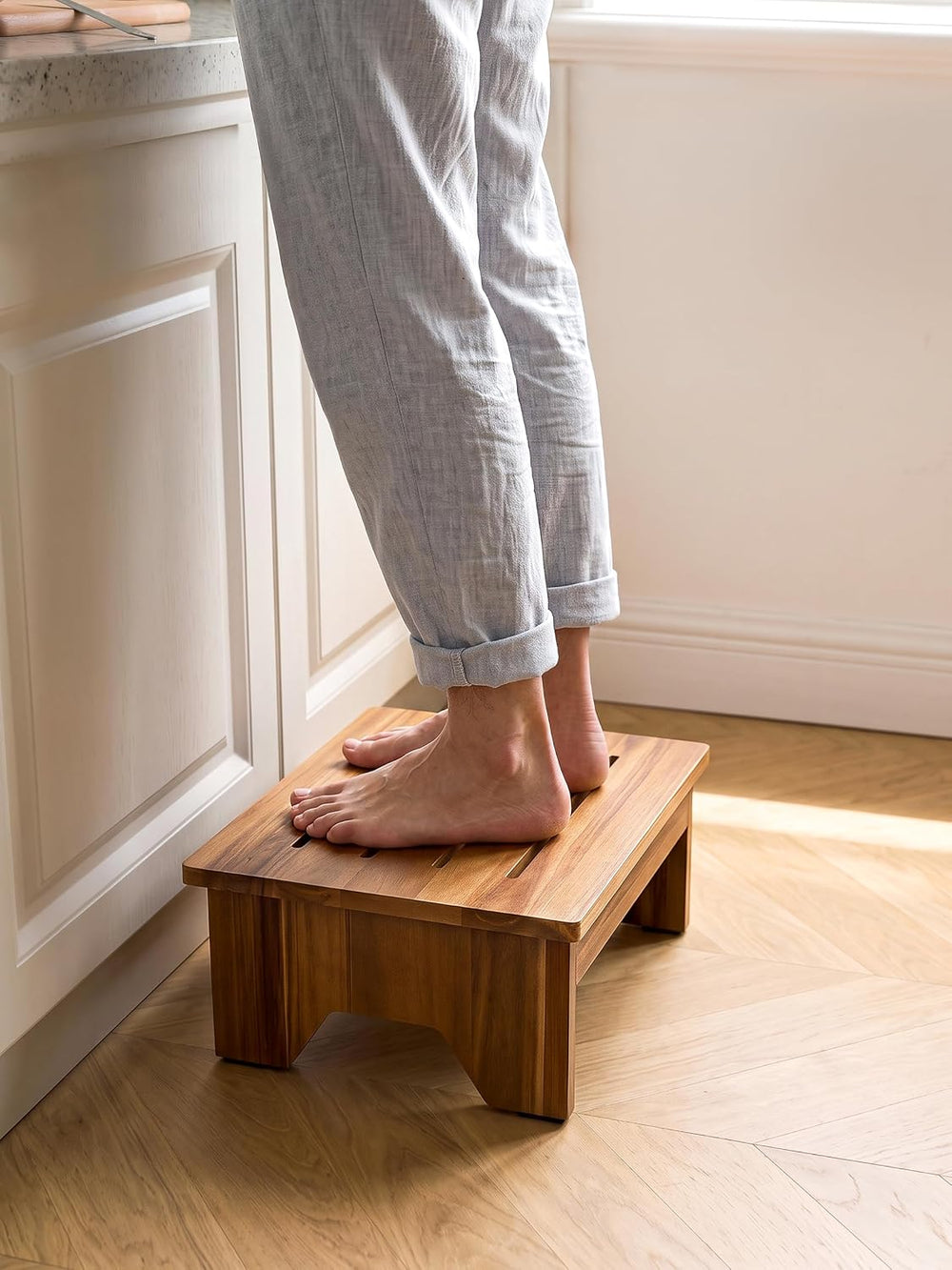 TINAMO 6.5" Wooden One Step Stool for Adults, 300 lb Capacity, No Assembly