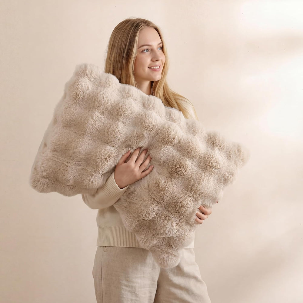 YIKUSH King Faux Fur Soft Comforter Set, Fluffy Linen Rabbit Fur Comforter
