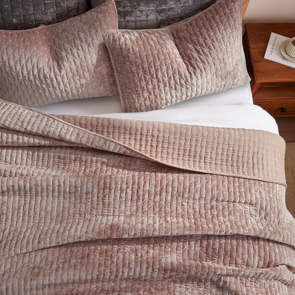 LEAONME Velvet Quilt California King Size 118''x106'', Lightw...