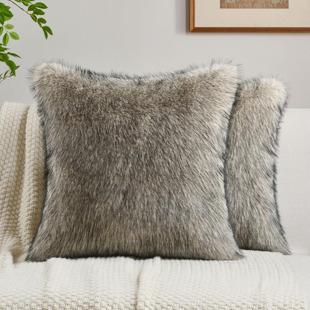 FUTEI Pack of 2 Faux Raccoon Fur Throw Pillow Covers 45 x 45 cm, Apricot