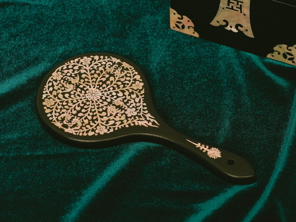 February Mountain Mother-of-Pearl Hand Mirror – Korean Black Lacquer Mirror w...