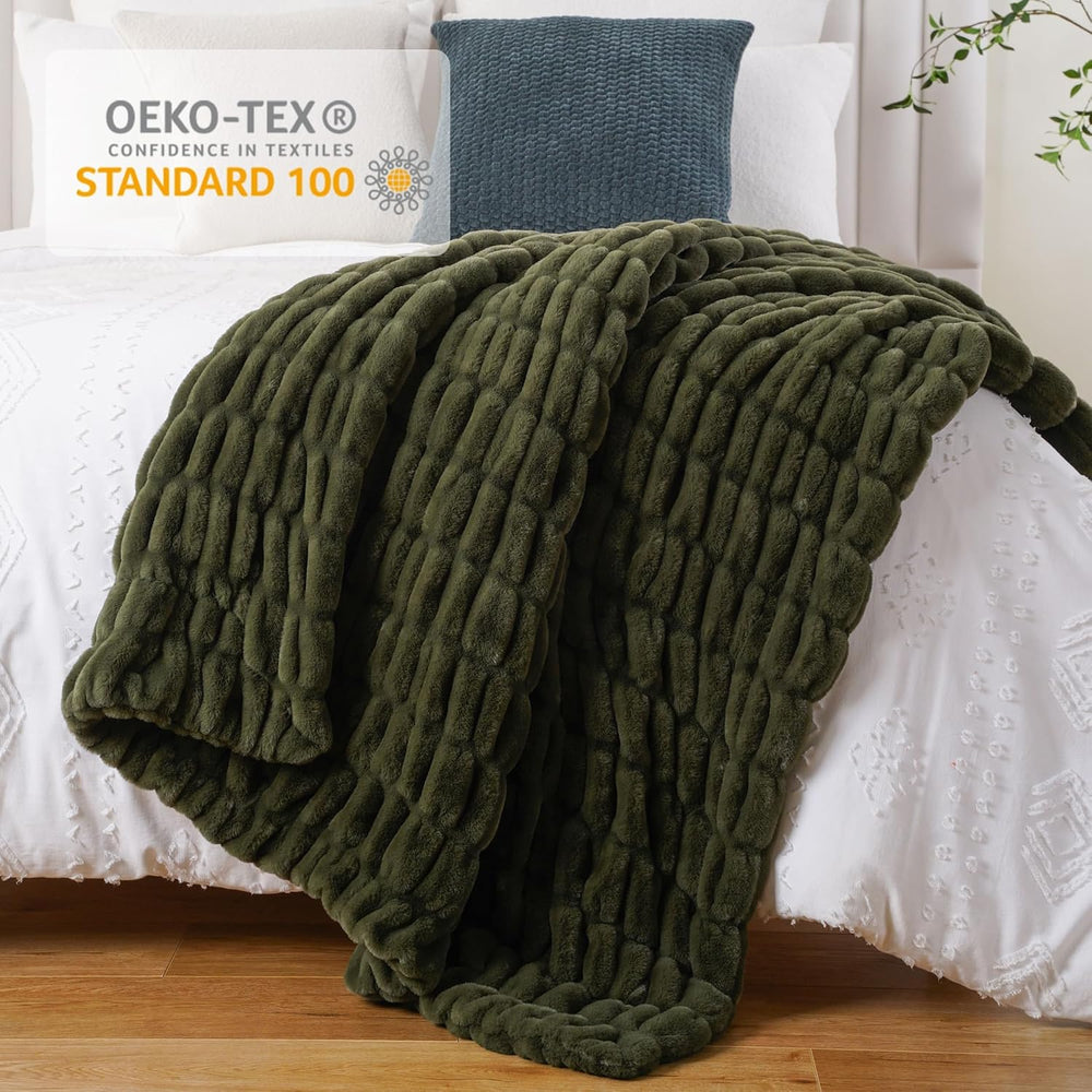Battilo Super Soft Faux Fur Throw Blanket for Couch, 50"x60", Doubl...