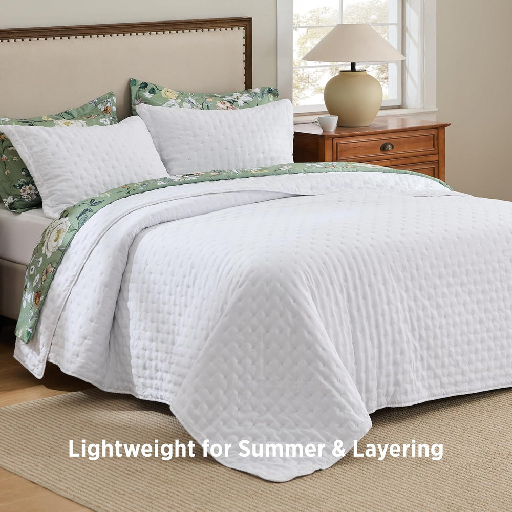 Bedsure King Quilt - Lightweight Comforter King Size for Summer, Bright White...