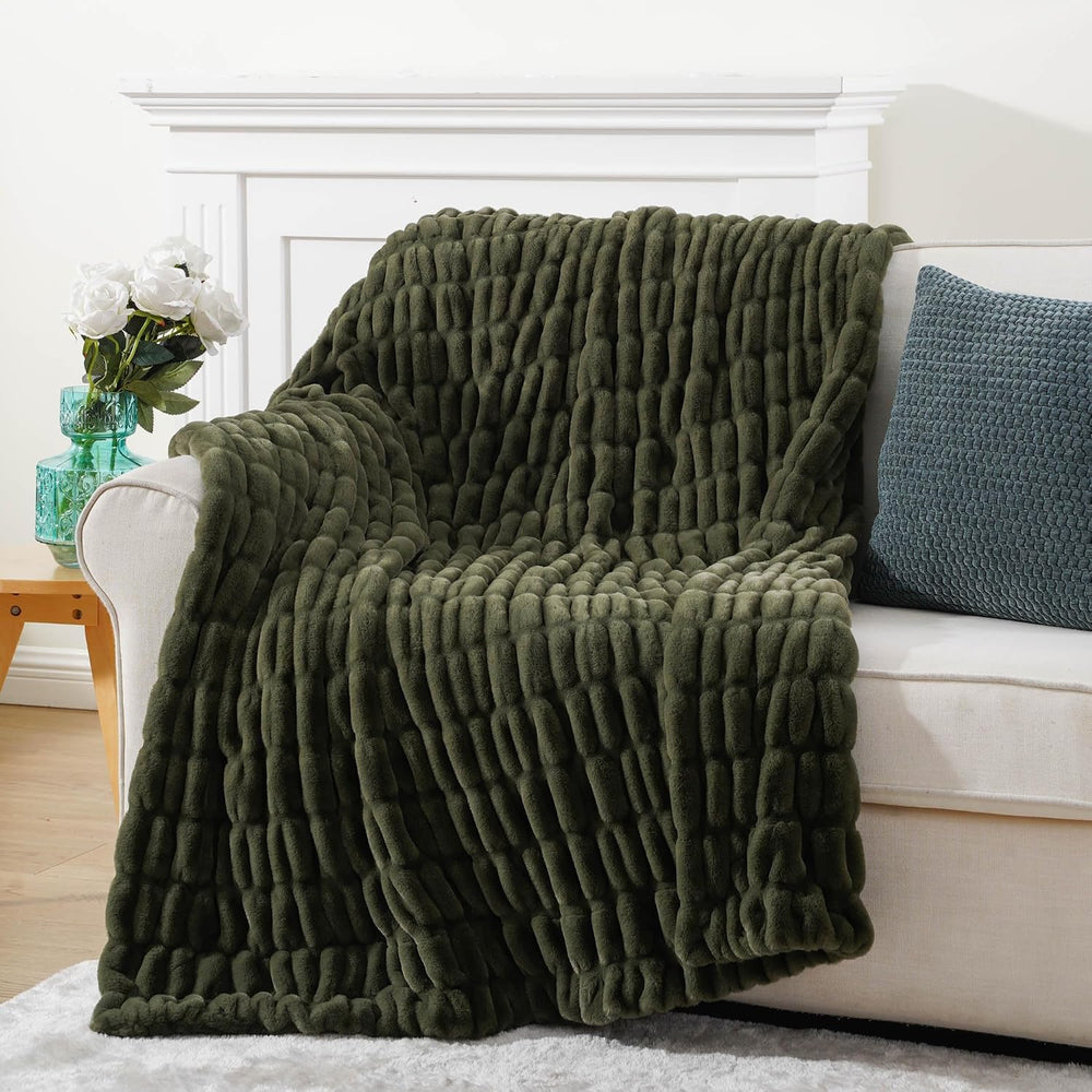 Battilo Super Soft Faux Fur Throw Blanket for Couch, 50"x60", Doubl...