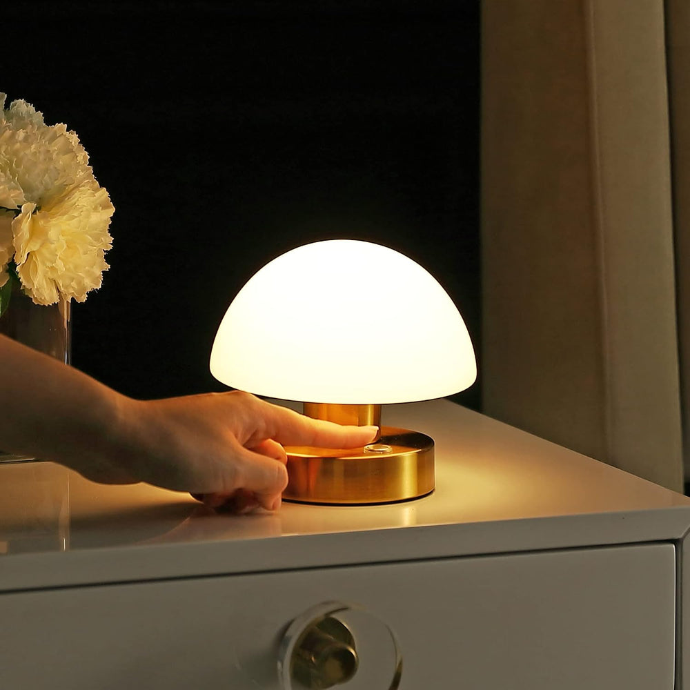 JONATHAN Y Zoe 5.75" Rechargeable Mushroom LED Lamp, Brass Gold/White