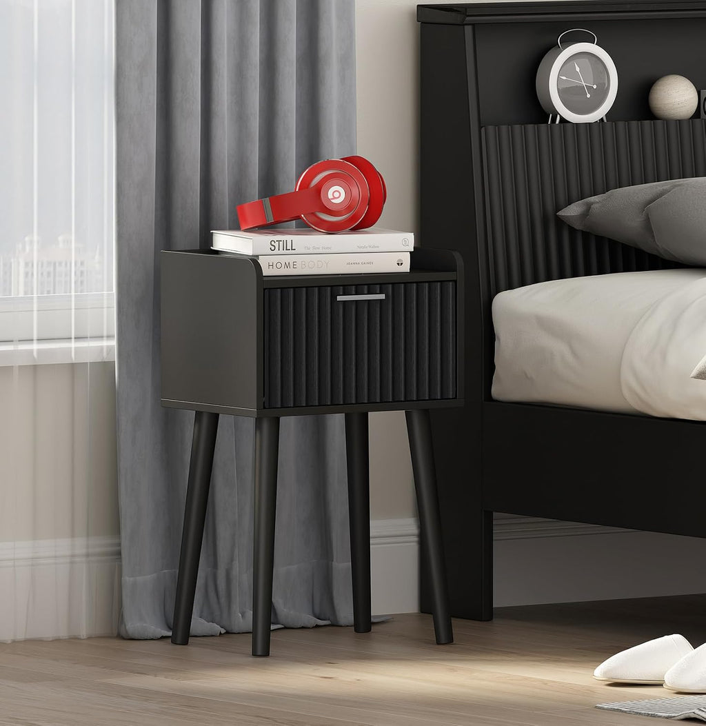 LAATOOREE Nightstand Set of 2, Small Bed Side Table with Fluted Door, End Table with Solid Wood Legs, Mid-Century Bedside Table for Bedroom Small Space