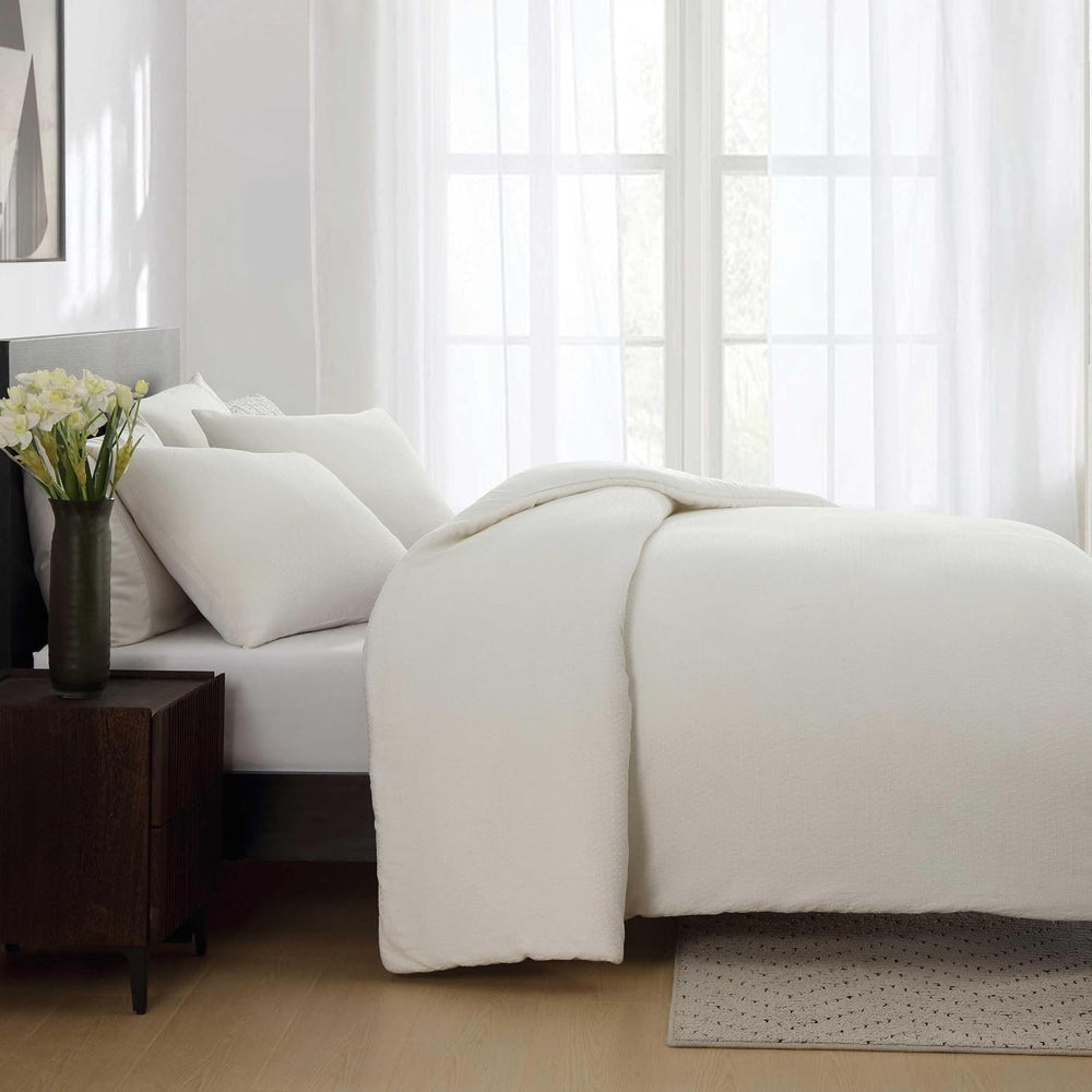 Vera Wang - Queen Size Comforter Set with Matching Shams