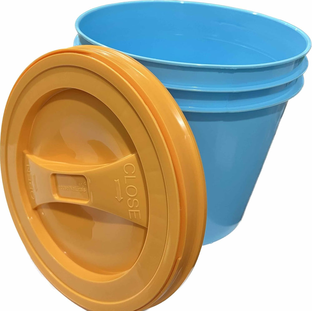 House Naturals Food Grade 2 Gallon Plastic Bucket with Screw on Lid - Made in...