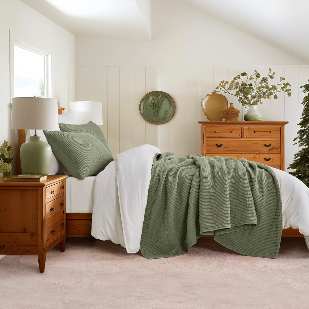 EverGrace Cotton Ribbed Matelassé Coverlet Set, King Size, Olive Green