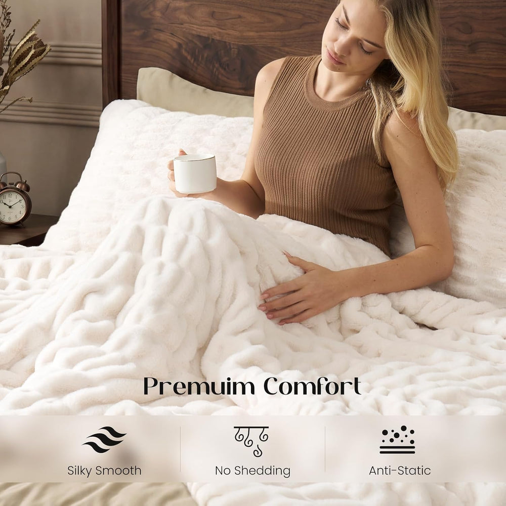 Dream Valley Double-Sided Faux Rabbit Fur Throw Blanket, White, 60"x80&q...
