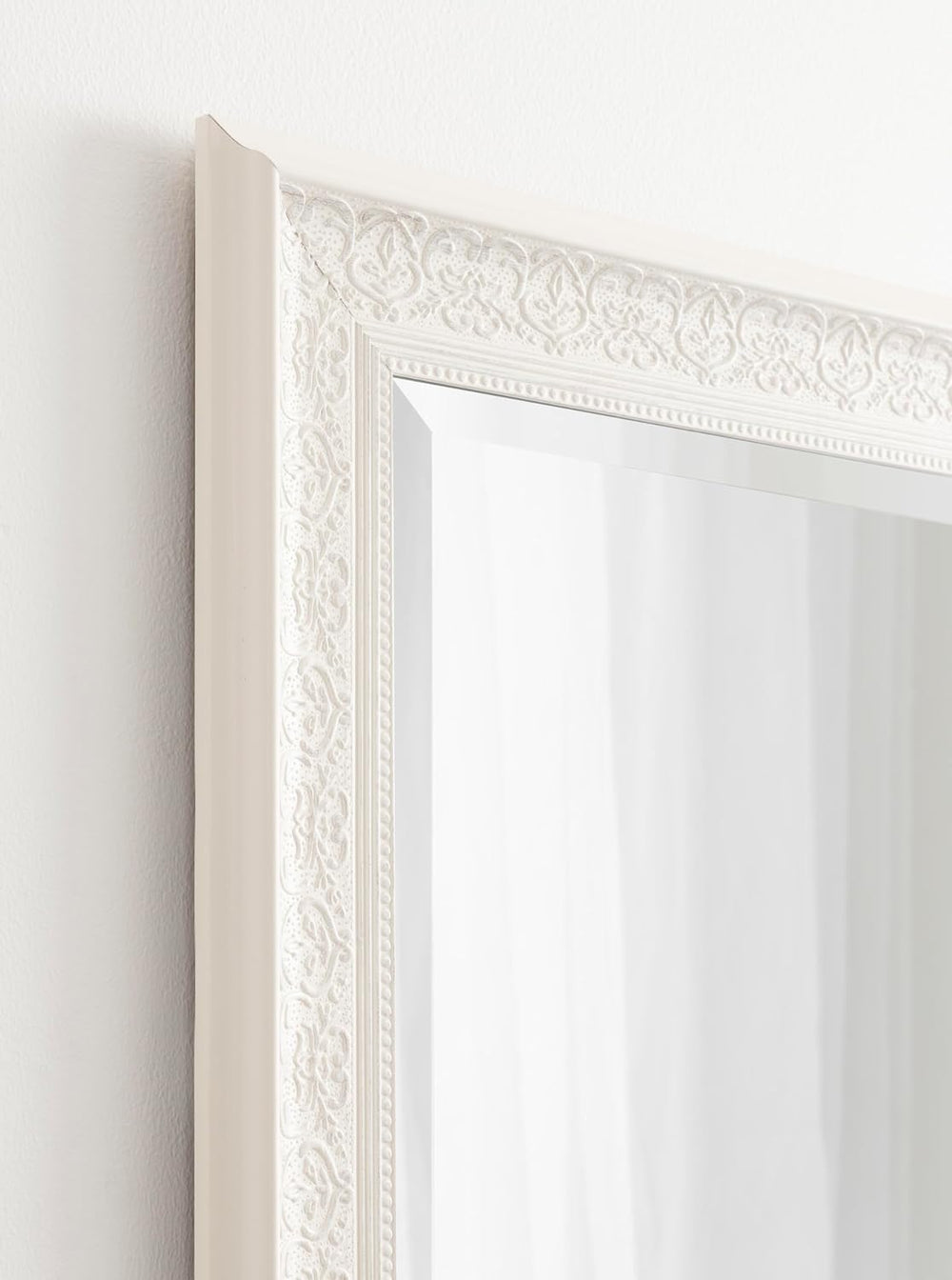 Kate and Laurel Alysia Decorative Frame Rectangle Wall Mirror, 28.5x40.5 White