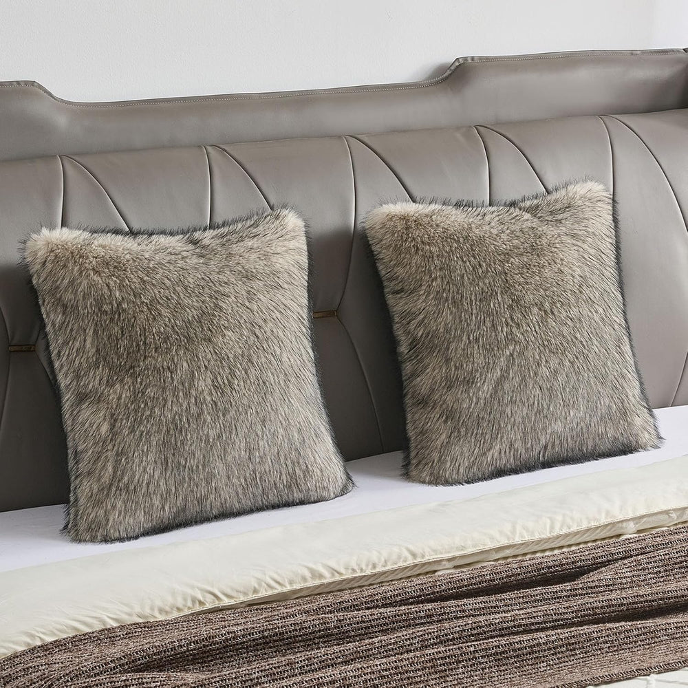 FUTEI Pack of 2 Faux Raccoon Fur Throw Pillow Covers 45 x 45 cm, Apricot
