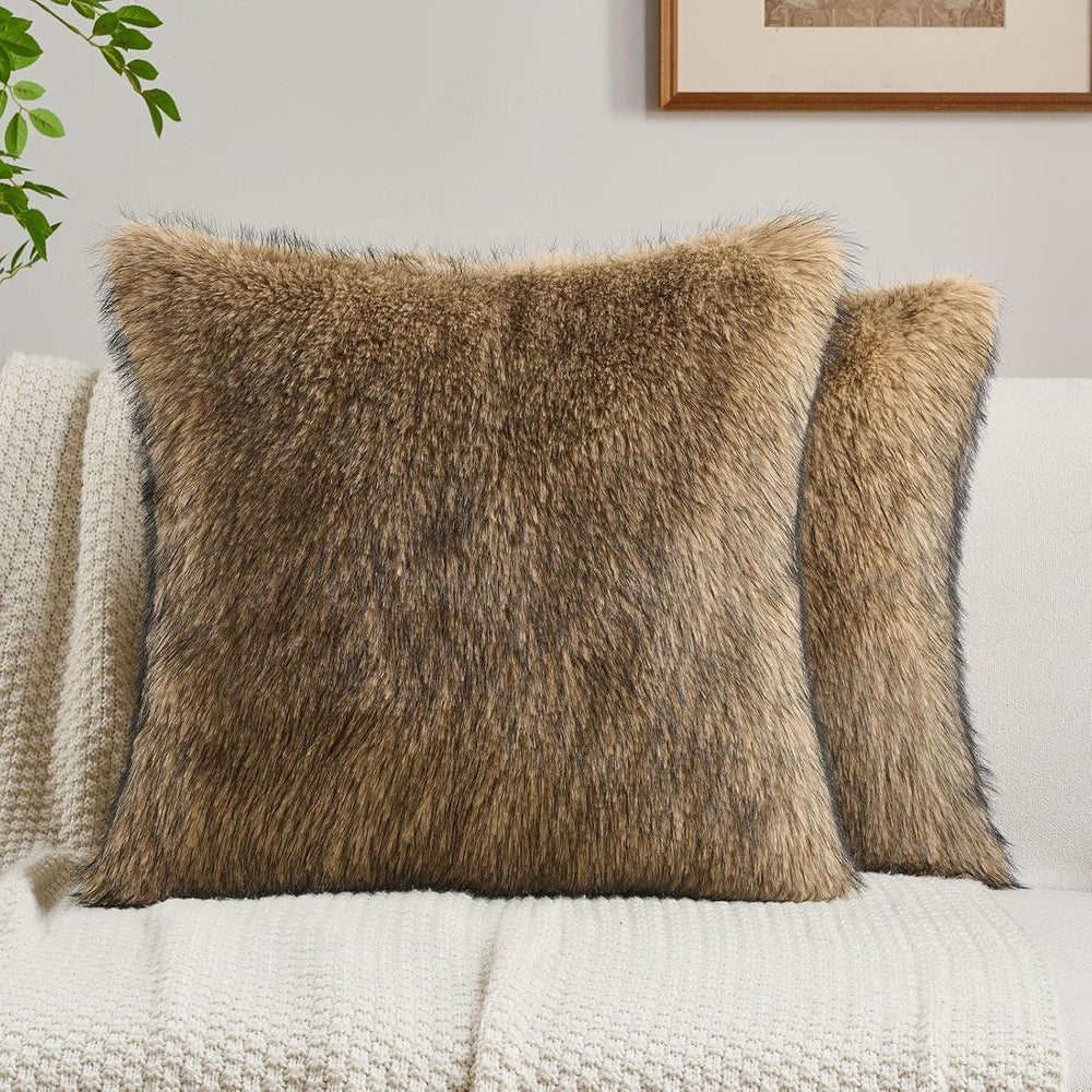 FUTEI Pack of 2 Faux Raccoon Fur Throw Pillow Covers 45 x 45 cm, Tawny