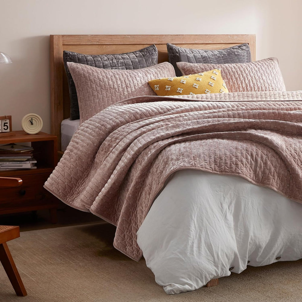 LEAONME Velvet Quilt California King Size 118''x106'', Lightw...