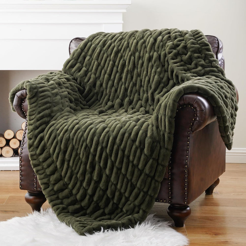 Battilo Super Soft Faux Fur Throw Blanket for Couch, 50"x60", Doubl...