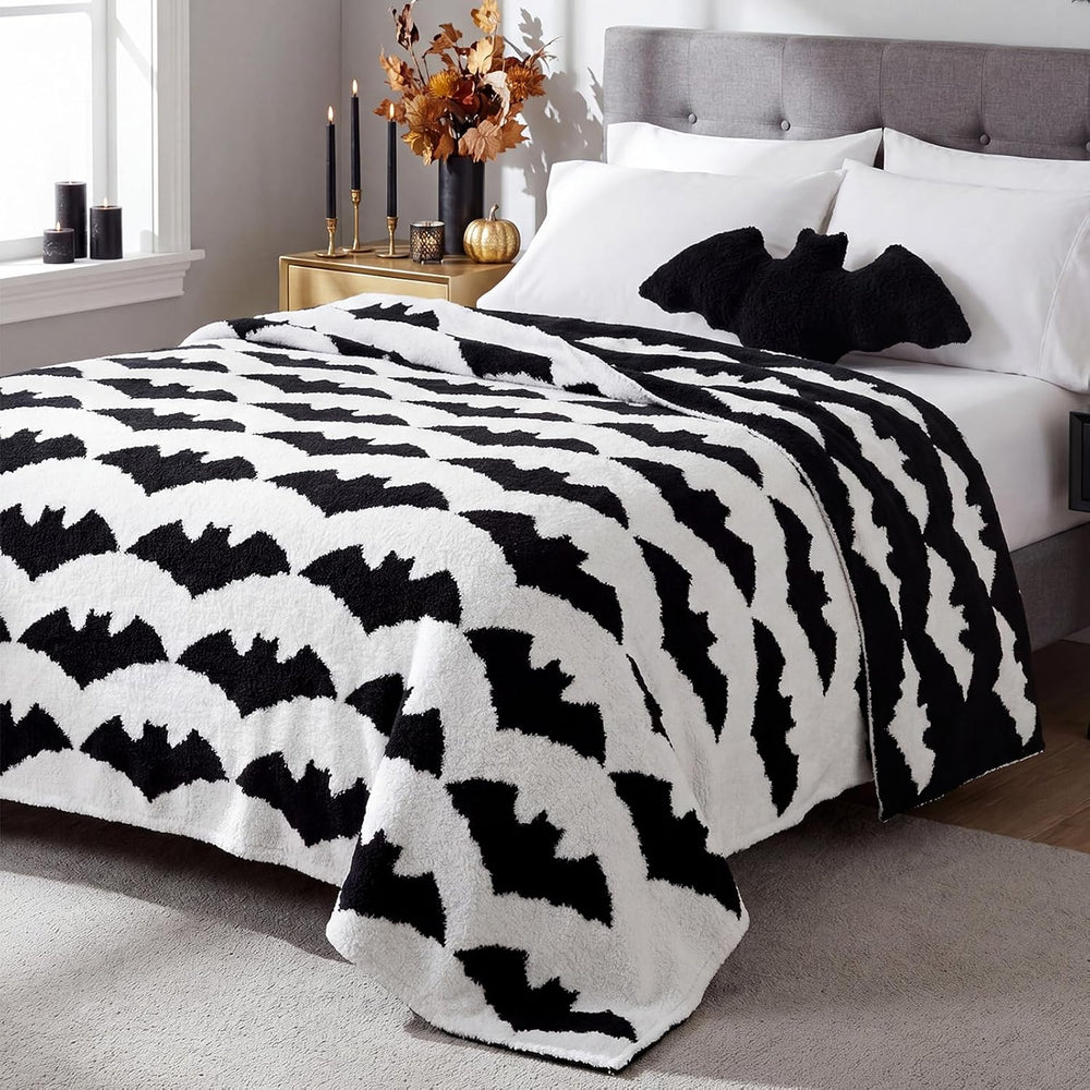 Halloween Bat Throw Blanket and Pillow Set, 50 x 60 Inch