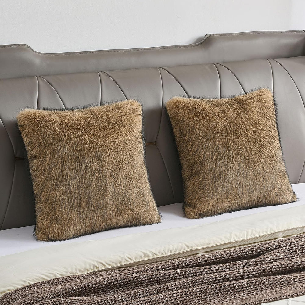 FUTEI Pack of 2 Faux Raccoon Fur Throw Pillow Covers 45 x 45 cm, Tawny