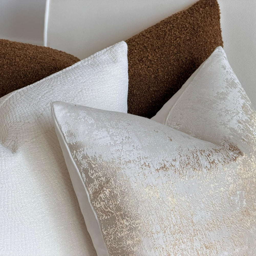 THE-TINOART Pack of 2 Textured Beige and Metallic Gold Jacquard Throw Pillow ...